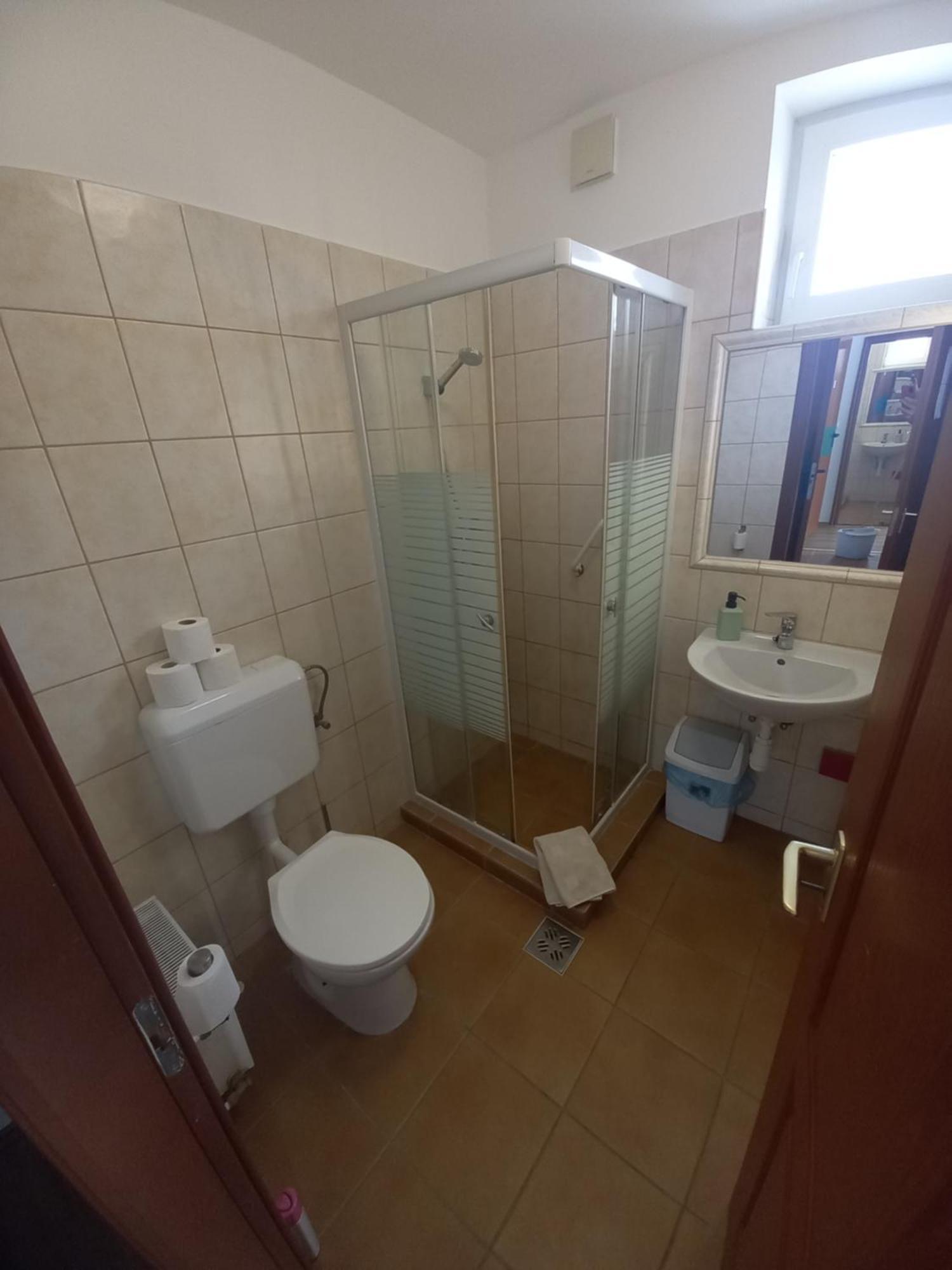 Hotel Horpacsi Europa Piheno Koezpont Zewnętrze zdjęcie