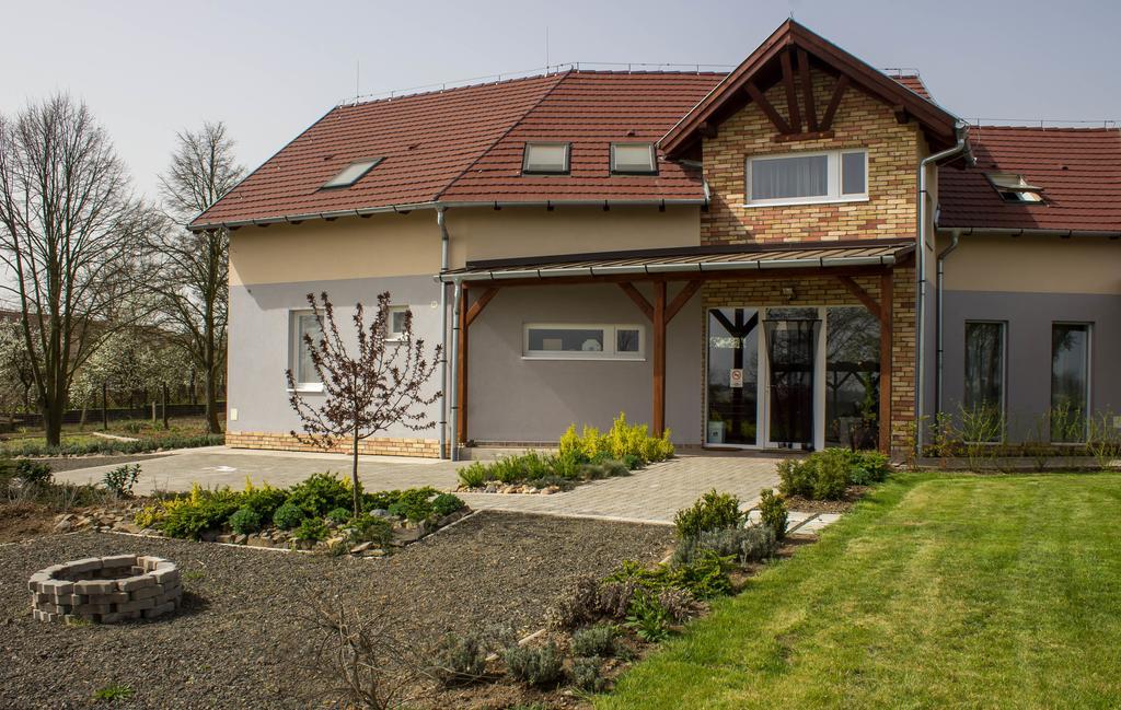 Hotel Horpacsi Europa Piheno Koezpont Zewnętrze zdjęcie
