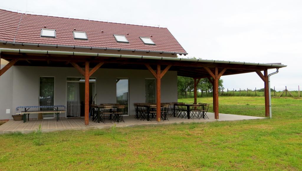 Hotel Horpacsi Europa Piheno Koezpont Zewnętrze zdjęcie